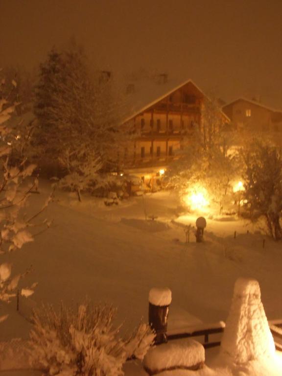Albergo Bellaria Карано Экстерьер фото